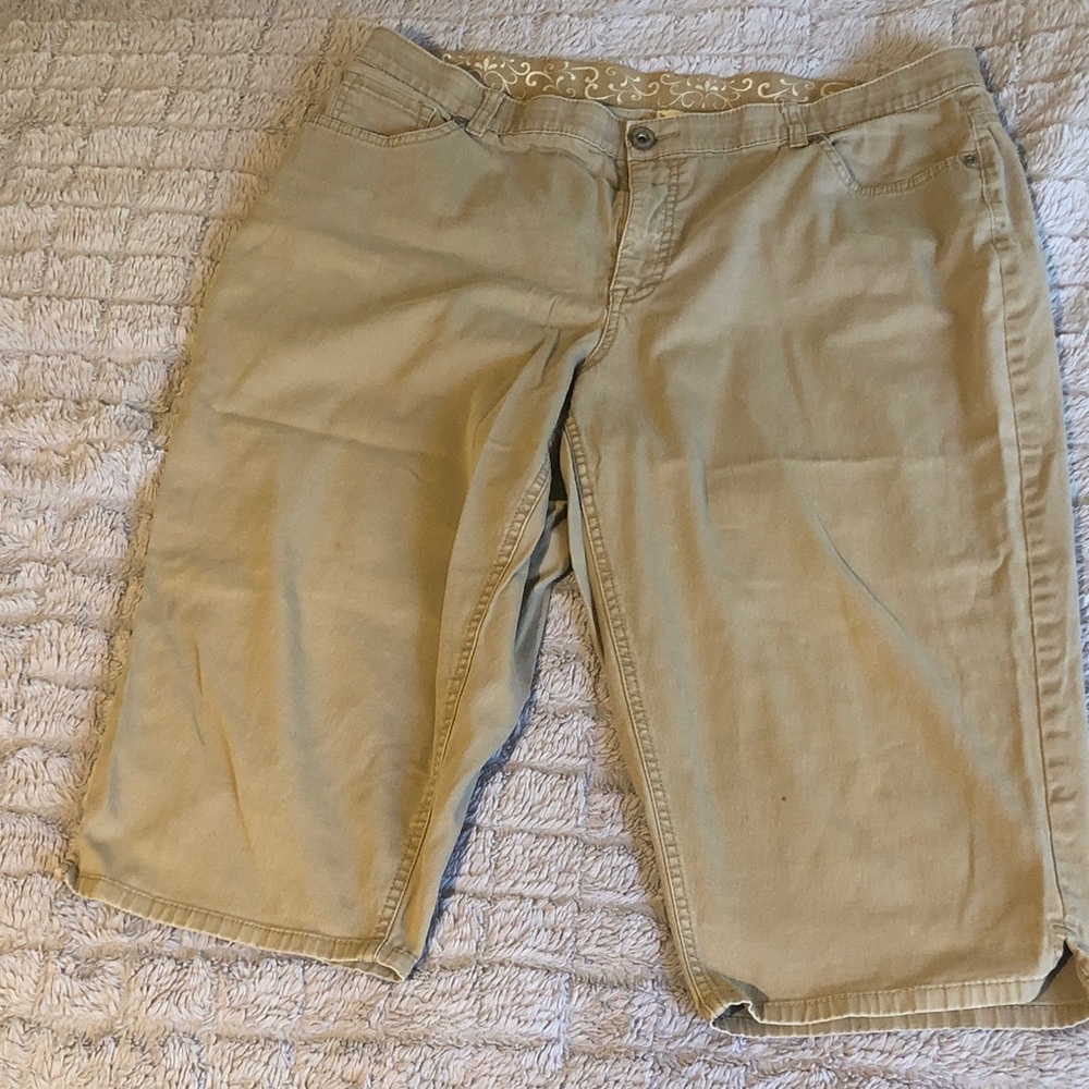 Faded Glory Women's Tan Bermuda Shorts